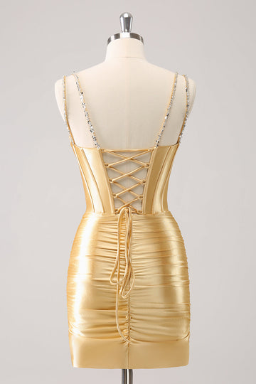 Vestido de cóctel ajustado con lentejuelas y tirantes finos dorados